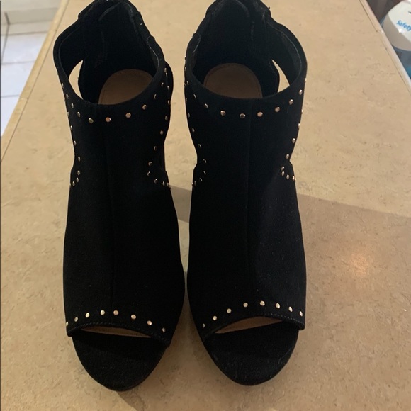 Women Shoes - Picture 5 of 5